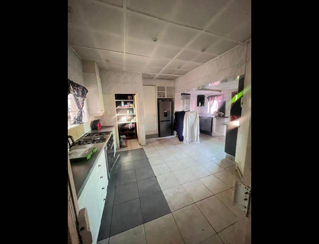 3 BEDROOM HOUSE FOR SALE IN WYCHWOOD
